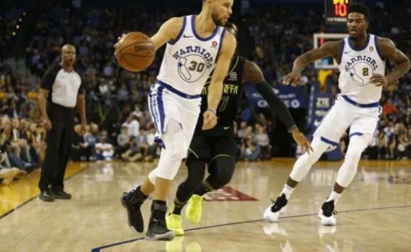 库里复出后再度哪里受伤?