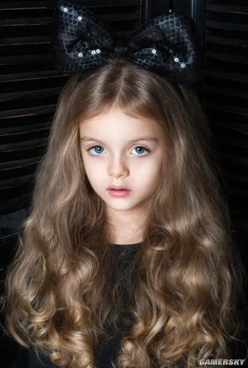 萌的心都化了 比二次元还萌的三次元小萝莉