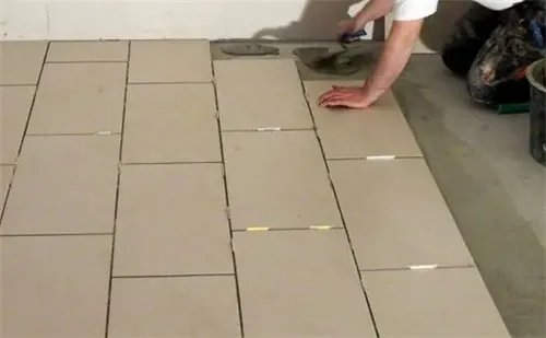 装修泥瓦工多少钱一天
