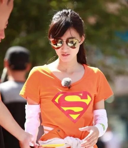 奔跑吧兄弟王丽坤图片汇总 “素颜女神”长腿开跑萌点不断