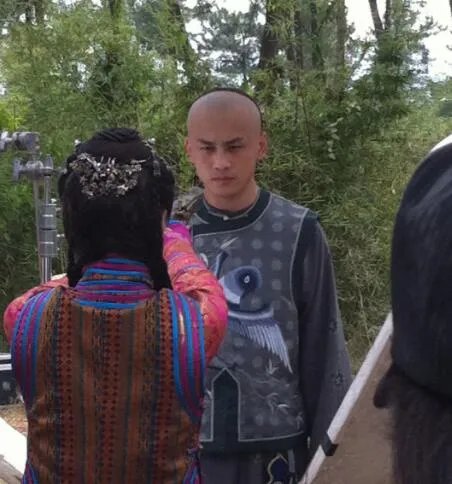 田振崴微博最佳新锐演员提名 与冯绍峰实力大战