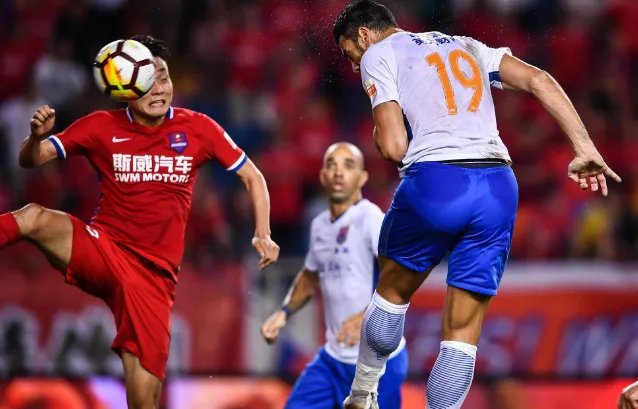 重庆0-2鲁能具体比赛情况如何？