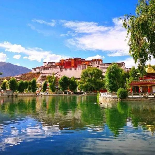 丁真最想去的地方是拉萨,他为何想去拉萨?