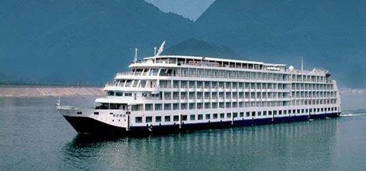 瑞士游轮撞上高速公路桥墩造成多少伤忙?