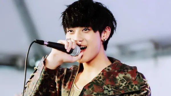 黄子韬大炫豪车炫富是怎么回事？