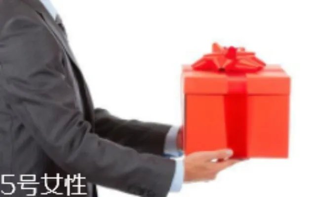 给领导送礼怎么说合适？真诚并且要注意分寸