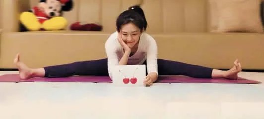 谢娜回应穿旧外套具体详情:谢娜穿旧外套帅气有范