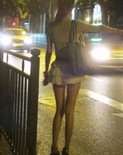 吓人!美女夜晚回家竟遇到这事：惊呆了（图）