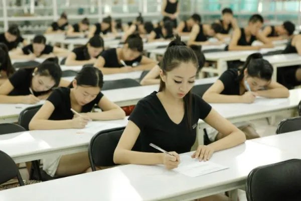 20年全国艺考报名人数达到117万,和往年相比如何?