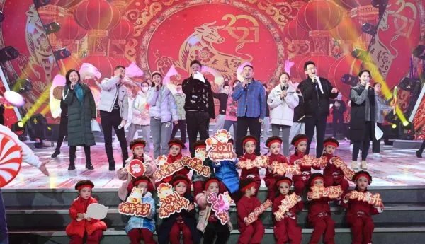 春晚舞台效果怎么做的