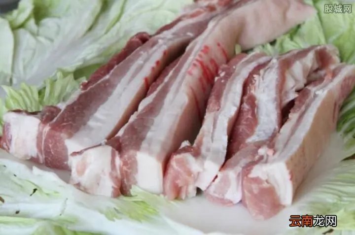 男子吃生肉险丧命,不小心吃生肉