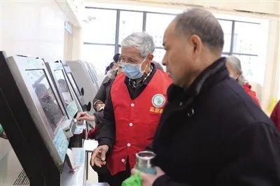 退休当导医义工有什么好处?