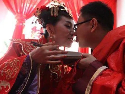 沈阳婚礼习俗有哪些 沈阳婚礼流程