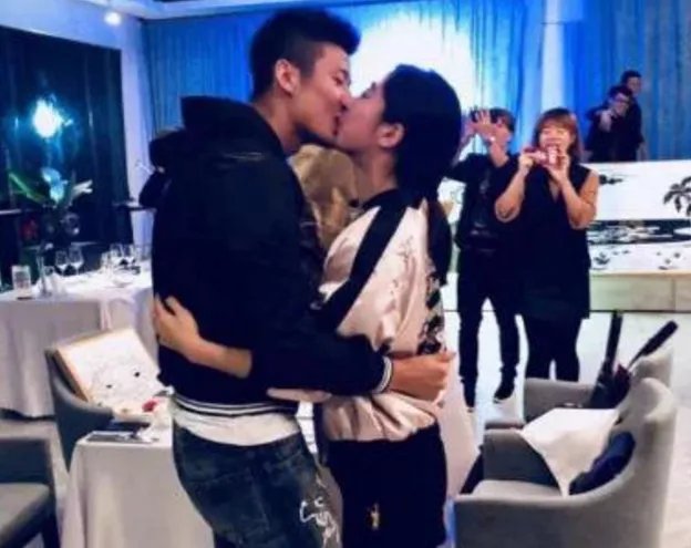 谌龙求婚成功网友说什么?