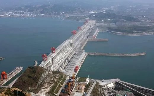 三峡大坝上空惊人一幕震惊世界(图)