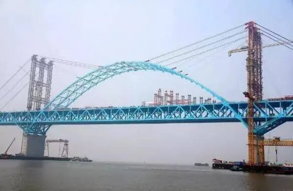 探秘中国“魔鬼码头” 自动化程度高的惊人！