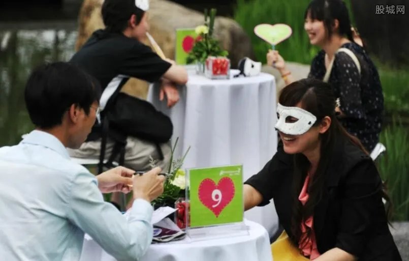 相亲现奇葩条件 择偶标准背后的套路真相令人傻眼