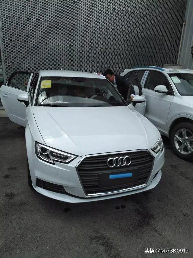 奥迪a3最低配多少钱,性能怎样?