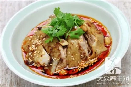 老鸡怎么炖更好吃?