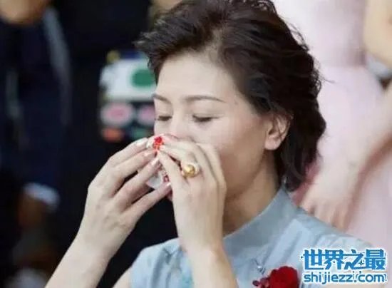 刘诗诗妈妈评价吴奇隆,刘诗诗家庭背景曝光