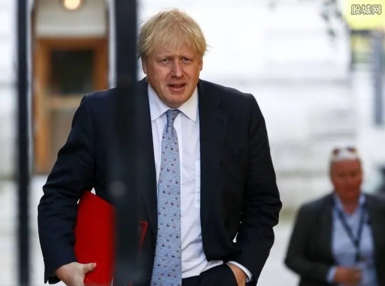 英首相承认应对疫情有失误 重视所有对政府的重要批评