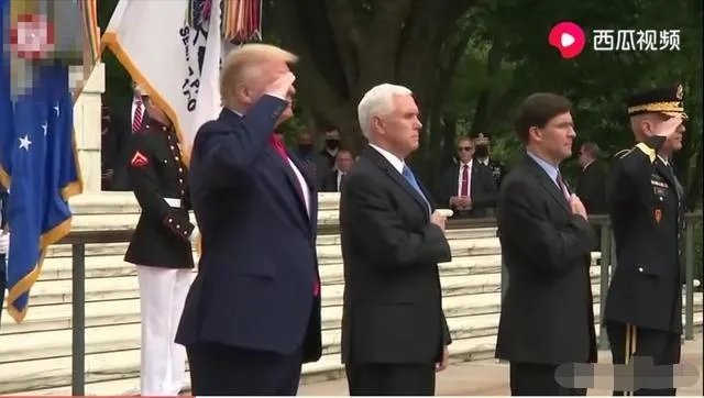 特朗普摇摇晃晃站不稳，是生病了吗？