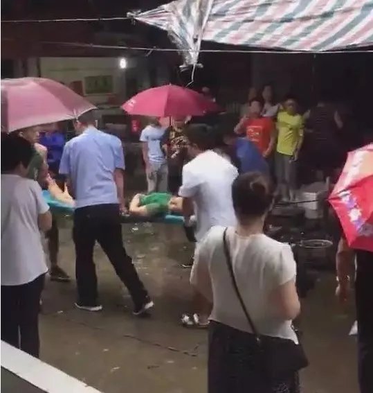 收卫生费引冲突是怎么回事?