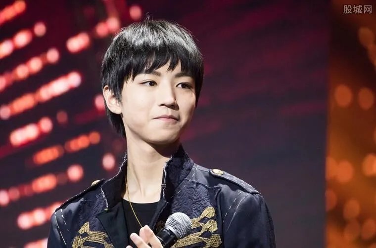 王俊凯尴尬被求婚是真的吗 王俊凯25岁之前不谈恋爱