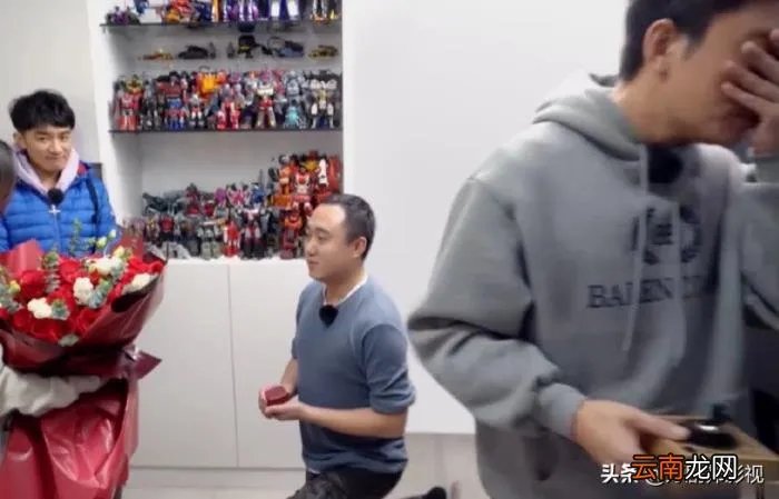 贾乃亮还忘不了李小璐 贾乃亮求婚钻戒