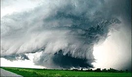 黑龙江乡镇遭龙卷风房盖满天飞,此次造成了多大财产损失?