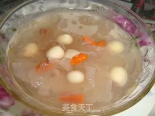 莲子银耳汤