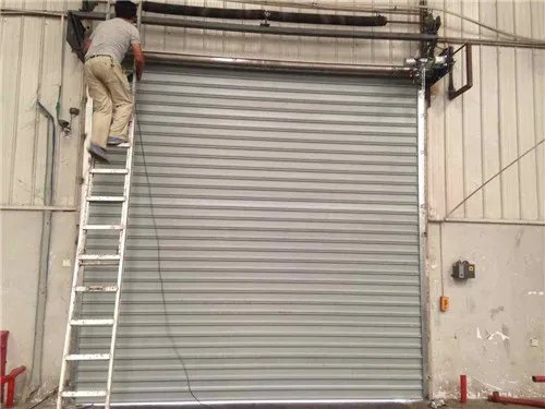 电动卷帘门坏了卷不上去了怎么修