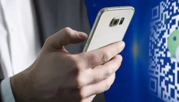 女子支付密码为6个0被盗19万,涉事人员将面临哪些处罚?