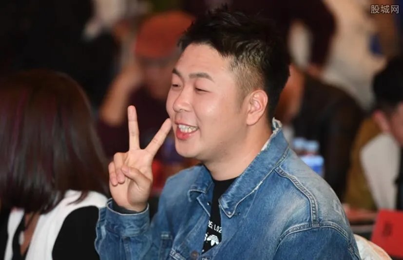 杜海涛殴打大学生 编剧发声明力挺杜海涛清白