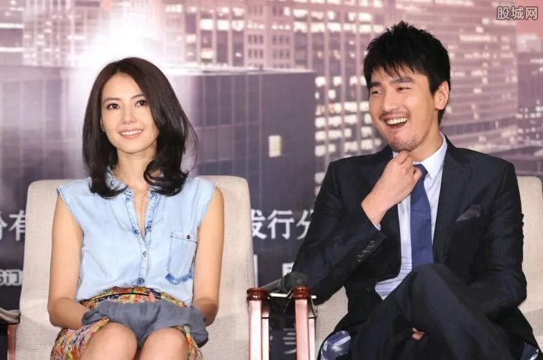 高圆圆走光图片 清纯女神竟然也如此豪放