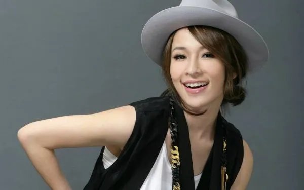 曾经相爱过的萧亚轩和王阳明,现在怎么样了?