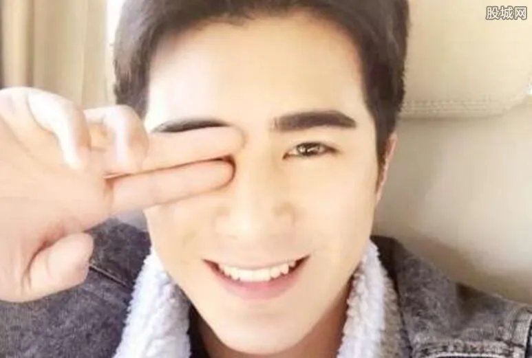 姜潮麦迪娜疑同居 姜潮麦迪娜是怎样在一起的？