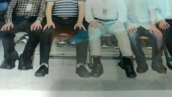 P领导上毕业照是怎么回事?