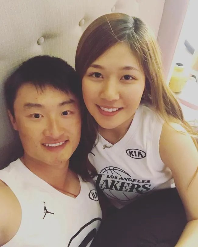 李昊桐晒合照自曝恋情了吗？