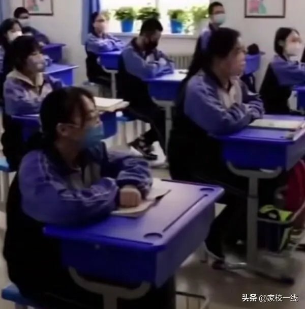 建议公费师范生不当老师记入诚信档案