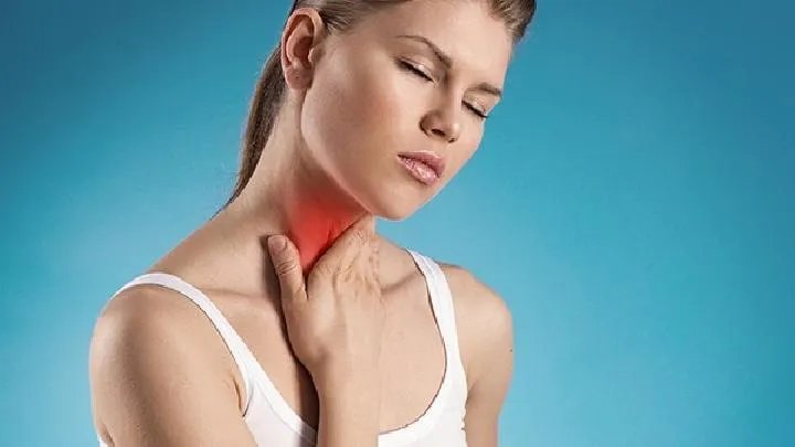 家长亲孩子会传染疱疹性咽炎