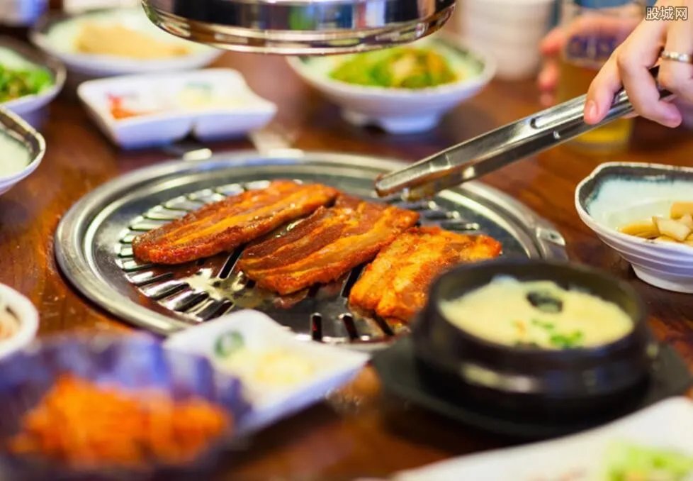 中纪委评网红餐饮问题 食品安全是不能逾越的底线