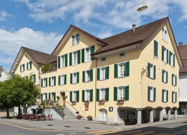 瑞士小镇下起巧克力雨,这是什么原因?