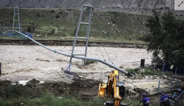 俄罗斯发生泥石流灾害多少人被困?