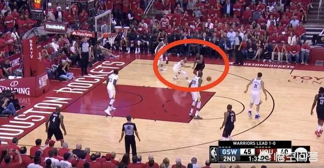 保罗晃倒库里哪场比赛