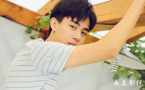 胡一天为什么叫胡老师 胡一天多高有没有190 胡一天4年前相亲视频