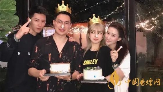 窦骁何超莲为周扬青庆生 圈内好友浮出水面