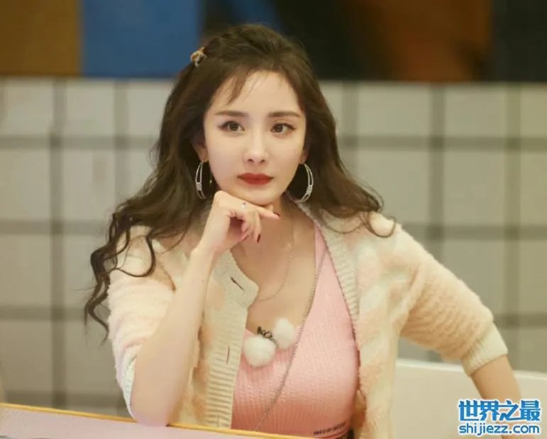 杨幂爸爸回应女儿伤情：天佑女儿一切都好，感谢所有关心的朋友 ... 