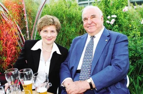 德国前总理将结婚消息可靠吗?