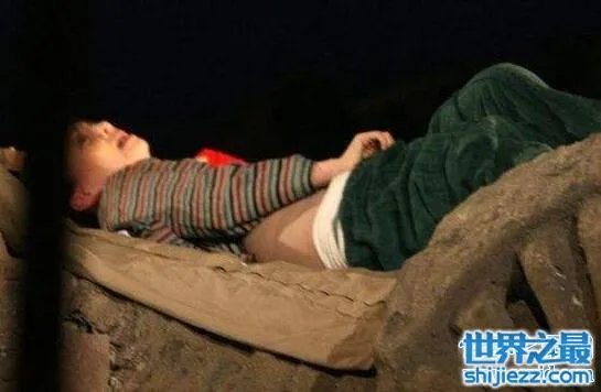 白鹿原性内容描写情节原文,田小娥和黑娃巫山云雨